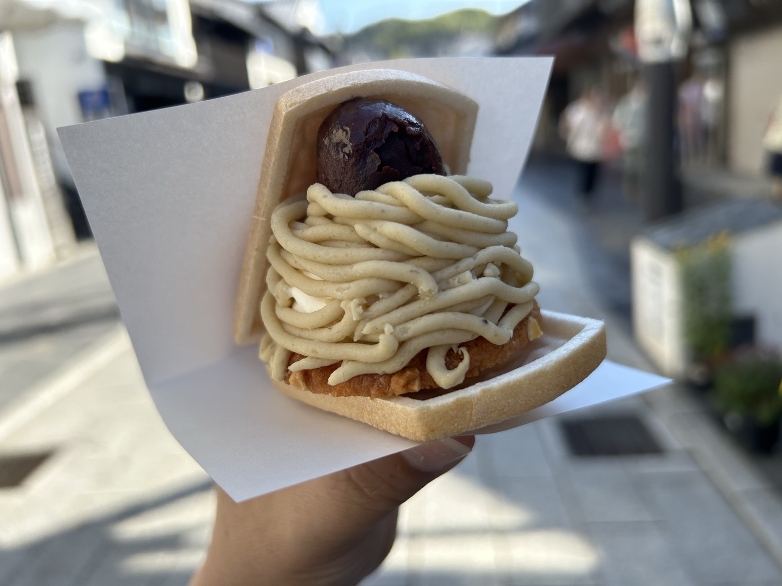 太宰府参道】食べ歩き モンブラン最中 | Trip.com 太宰府市