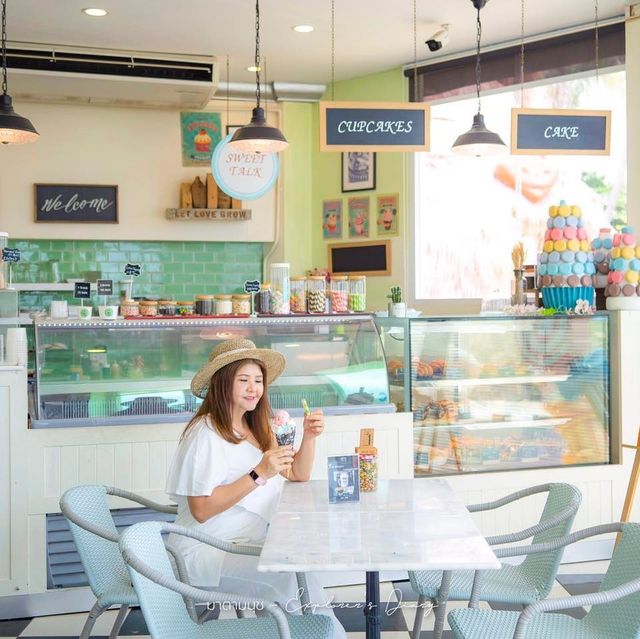 คาเฟ่สุดหวานโทนพาสเทล จิบกาแฟชิมขนมหวานสุด