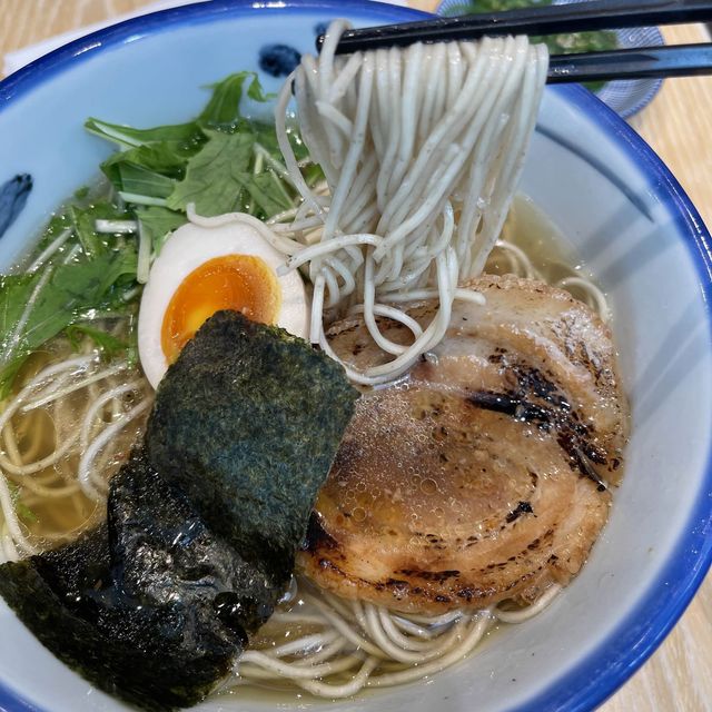 尖沙咀清新的柚子拉麵🍜