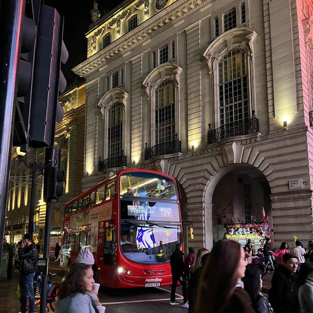 Piccadilly Circus 