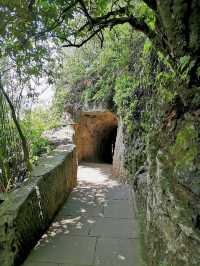 Path along the mountain edge in Xishan park