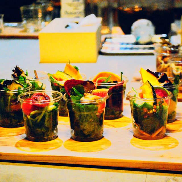 ロングテーブルでお食事会も【EAT LAB】