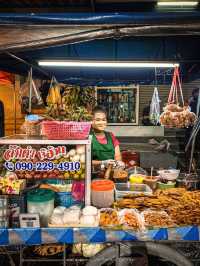 ส้มตำรถเข็น ยามค่ำคืนย่านเขารัง ภูเก็ต