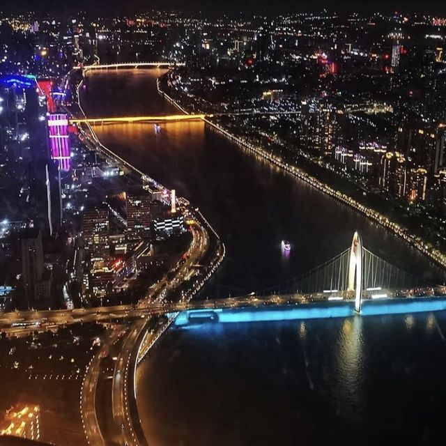 逢塔必上😘🤭欣賞夜景