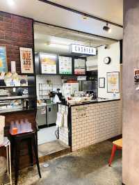 那覇🌴うまっ！お手軽にタコライスを食べたいときはルーラーズタコライス