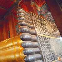 タイに来たら必見👀✨黄金に輝く巨大な涅槃像