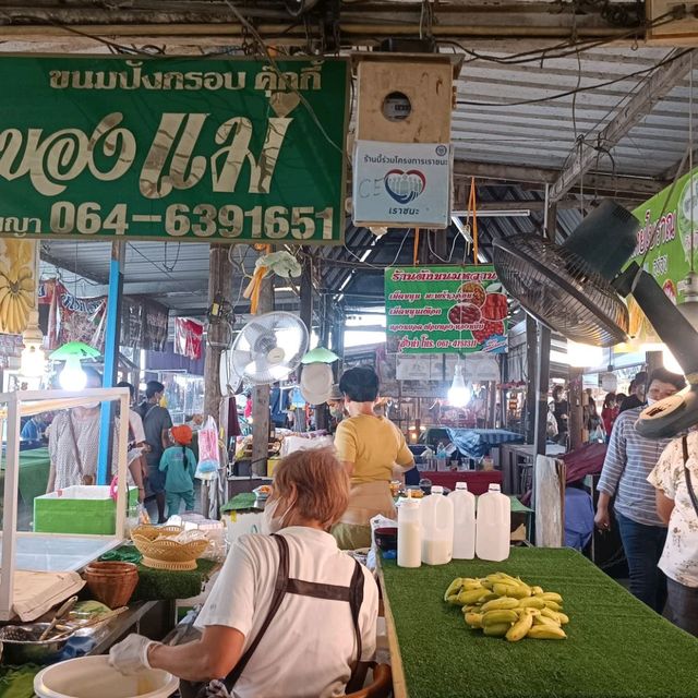 ชวนเที่ยวตลาดน้ำวัดลำพญา อ.บางเลน จ.นครปฐม