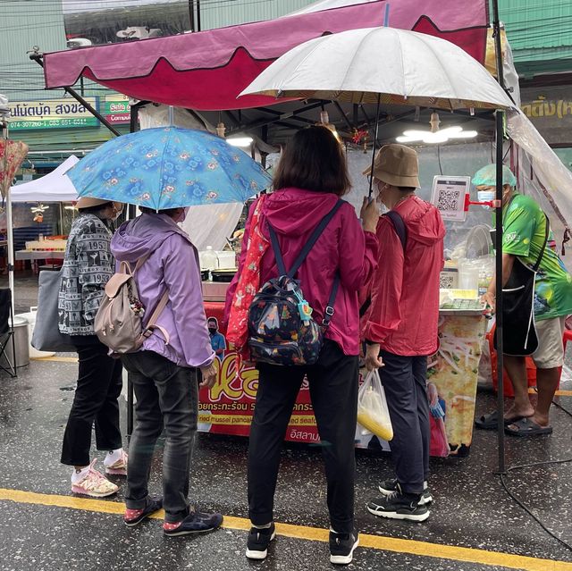 หอยทอดร้านพี่เล็กถนนคนเดินสงขลา