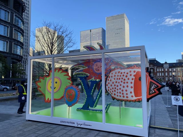 東京・丸の内『行幸通り』に現れたスケートリンク『Marunouchi Street Rink』