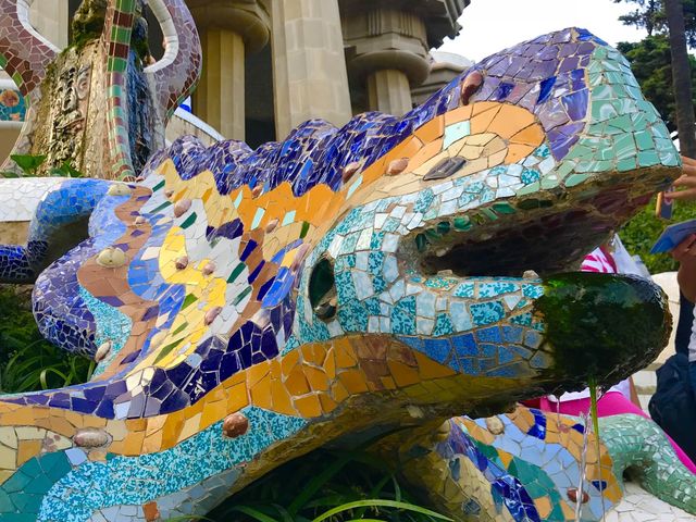 スペイン🇪🇸 ガウディ死後に有名スポットになったグエル公園をご紹介
