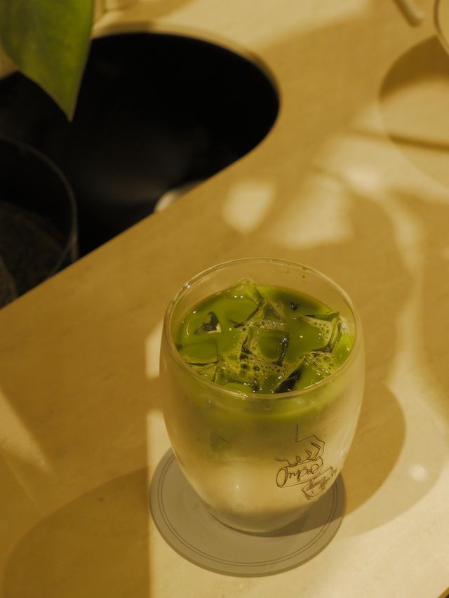 深木🪵系Cafe，三文魚意粉超足料 
