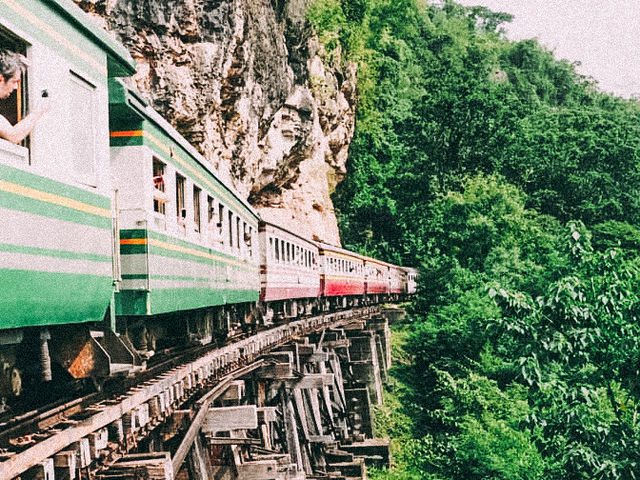 ถ้ำกระแซ ทางรถไฟสายมรณะ กาญจนบุรี