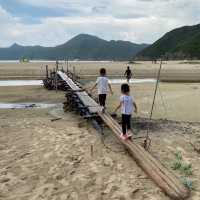 鹹田灣地標：破木橋