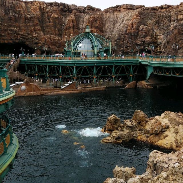 東京ディズニーシーの洞窟レストラン