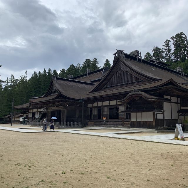 美しい山奥のお寺