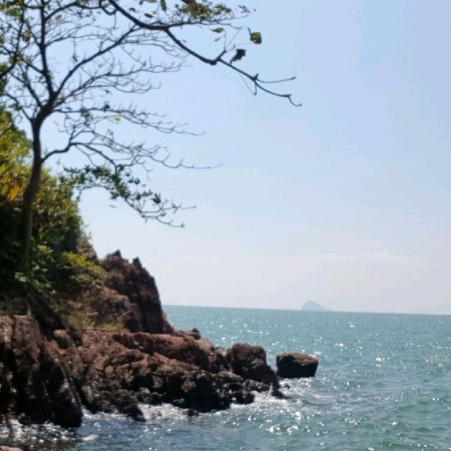 ลานหินสีชมพู เขตห้ามล่าสัตว์คุ้งกระเบน จันทบุรี