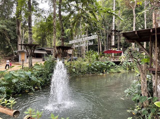ตาดร้อยครัว ຕາດຮ້ອຍຄົວ Green Jungle Park