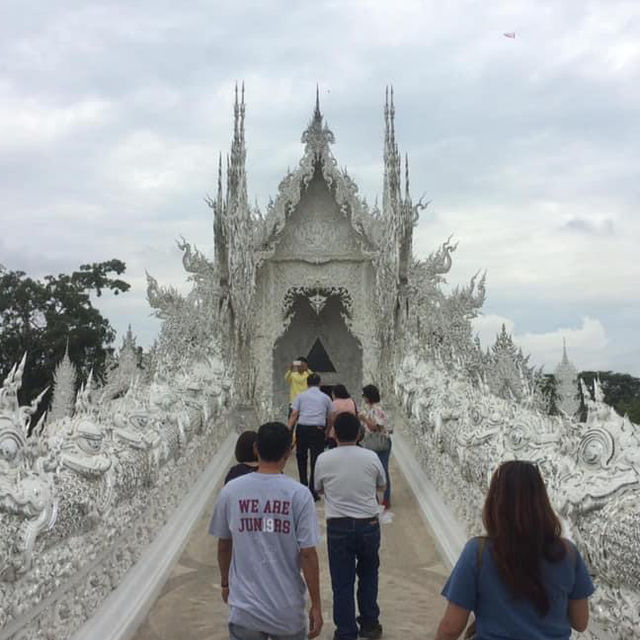 Wat Rong Khun (White Temple)