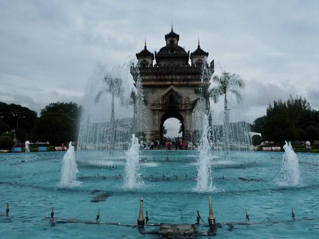 Patuxay Monument