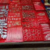 เดินเที่ยวตลาดมืด หลวงพระบาง