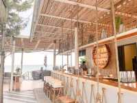 คาเฟ่ติดทะเล ที่พัทยา @ The Lunar Beach House Patt
