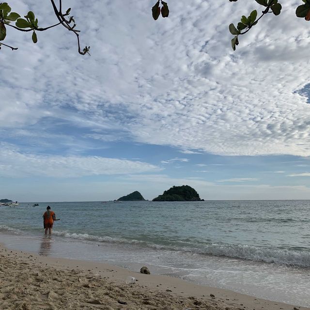 หาดนางรำ อ.สัตหีบ จ.ชลบุรี