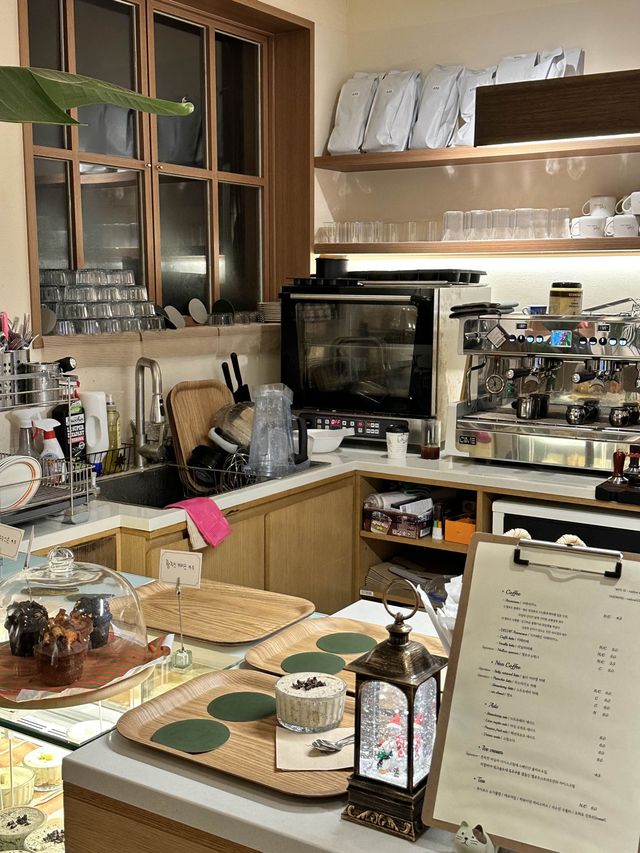 겨울느낌 낭낭한 카페, 멜로우스트리트🥧