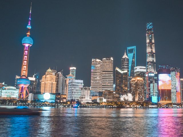 Shanghai at night. the bund lights! 🏙🌃