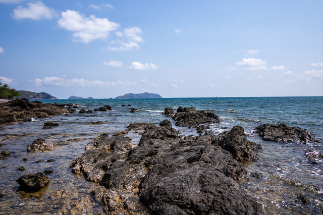 เกาะขาม | สัตหีบ น้ำทะเลใสหาดทรายนุ่ม