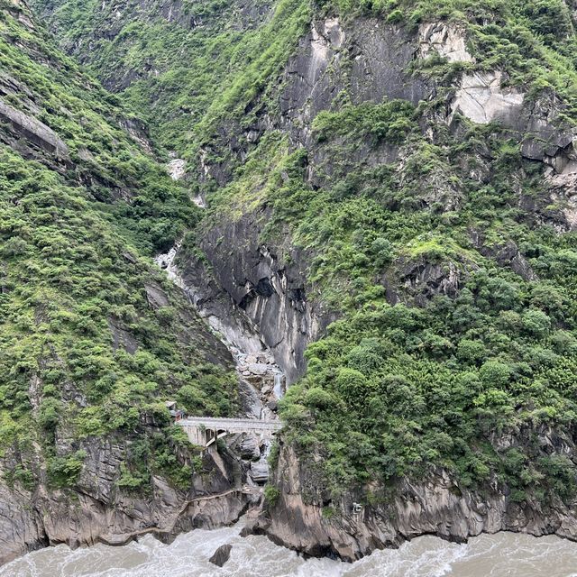 Explore Tiger Leaping Gorge