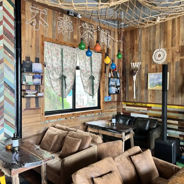 Muyu Bar and Cafe - Gouqi Island 