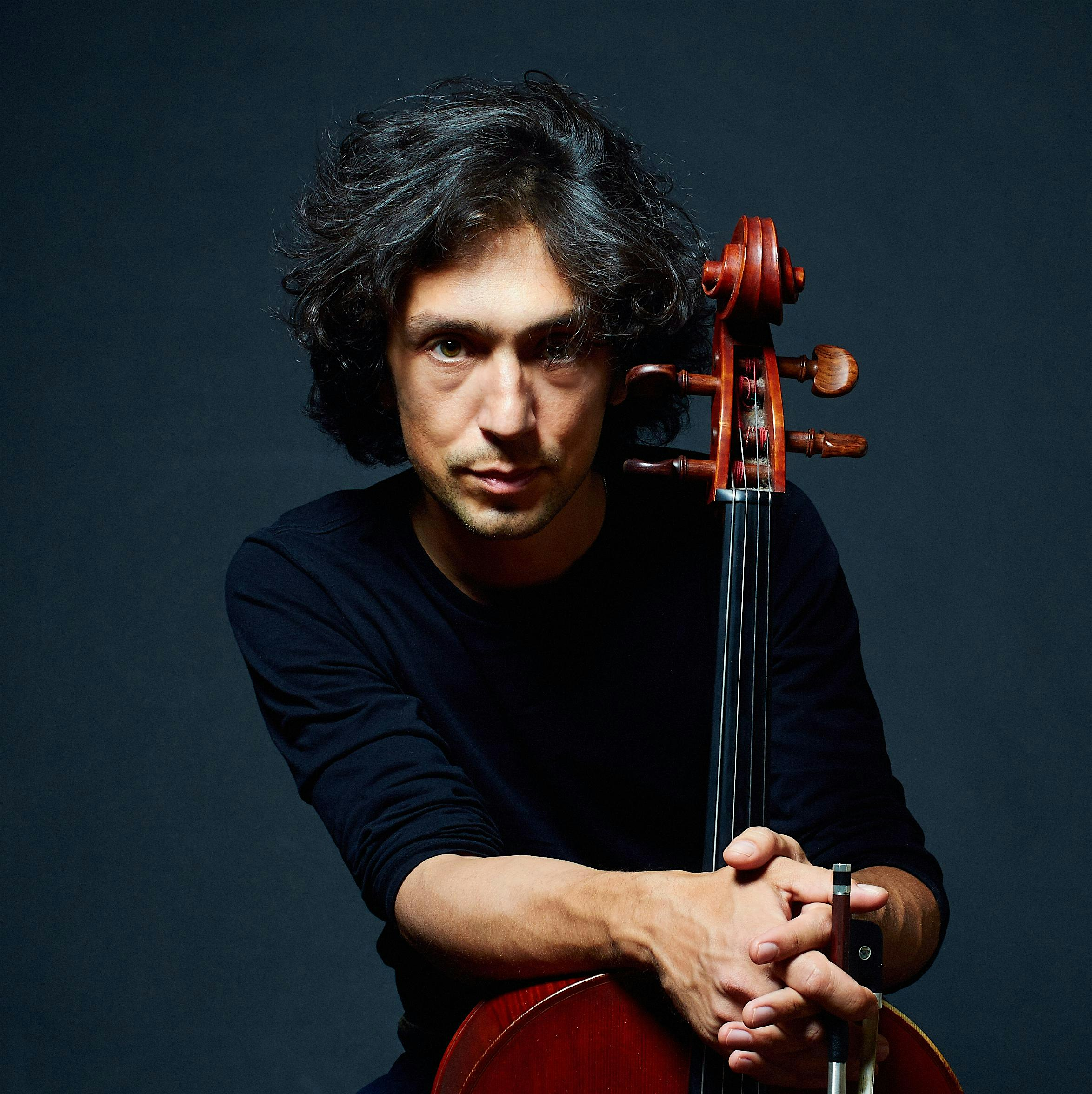 IAN MAKSIN in JUNEAU, AK:  "SONGS OF THE VAGABOND CELLO" | Ḵunéix̱ Hídi Northern Light United Church