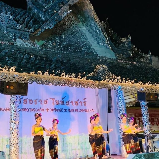 ป้าอ้วนบัวลอยมือถือ ร้านประจำพระเทพรัตนฯ