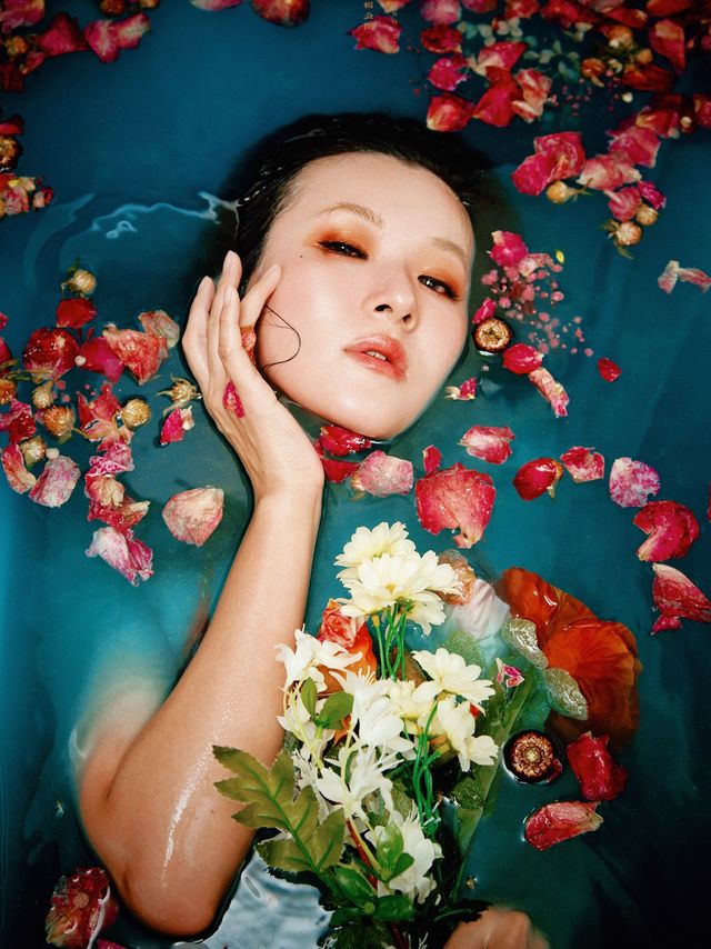 祝我生日快樂！送自己一輯浴缸生日照 
