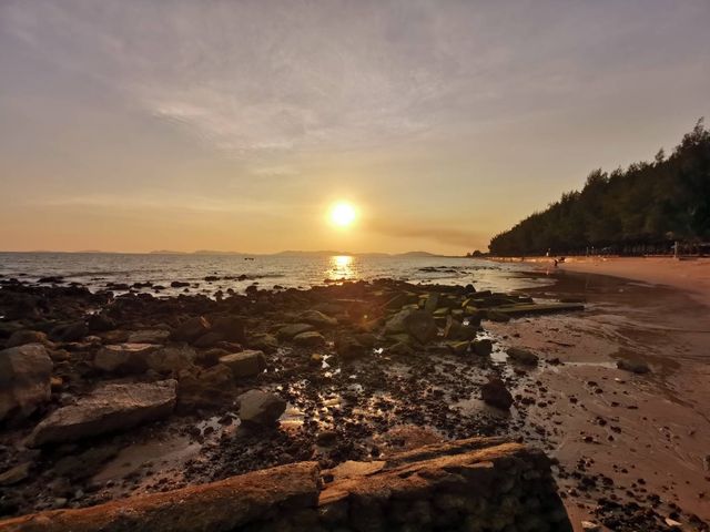 ตะวันลับขอบฟ้า ที่หาดพลา ระยอง