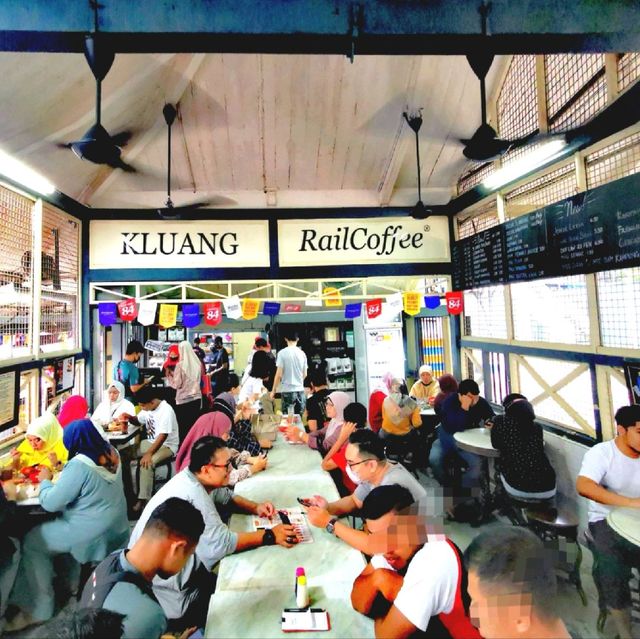 Breakfast at Kluang Rail Coffee ☕🍞