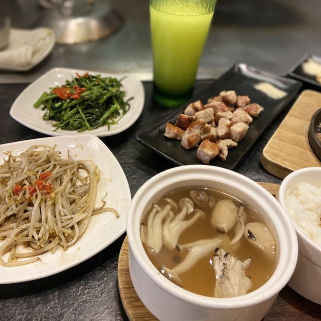 ［台北/中山］hot7新鐵板料理 台北長安東店｜王品最平價鐵板燒之原塊牛排好好吃(っ'ヮ'c)