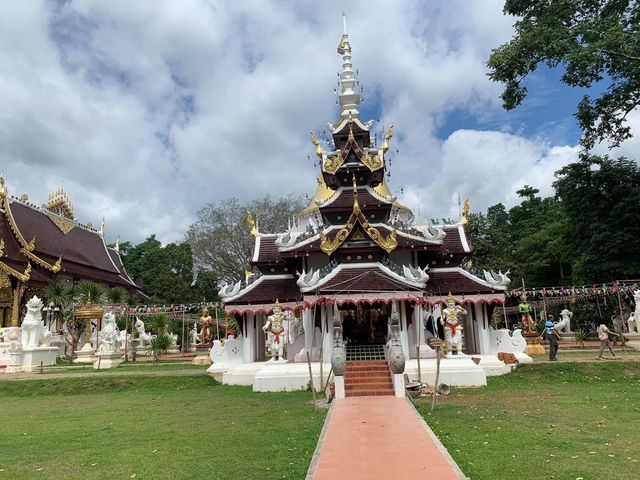 พระอารามหลวง "วัดป่าดาราภิรมย์"