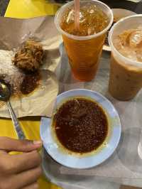 Nasi lemak wak kentut, free flow of sambal 