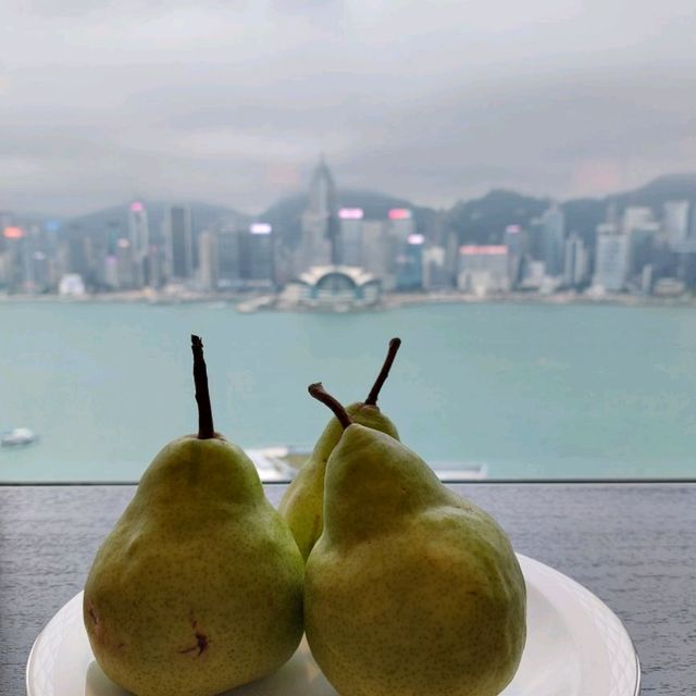 必到景點～半島酒店晚間泳池