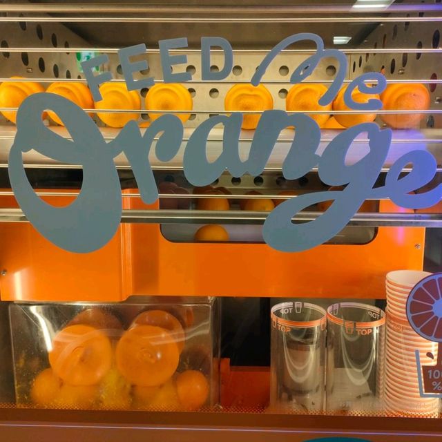 【大阪】見てみて‼️フレッシュオレンジジュースのスタンドがあるよ🍊