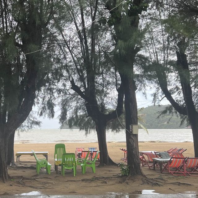 ร้านโฉมงาม ซีฟู้ด หาดแหลมสิงห์ 🦐