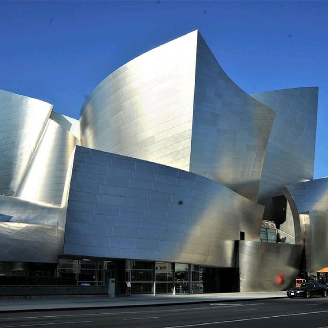Walt Disney Concert Hall. 