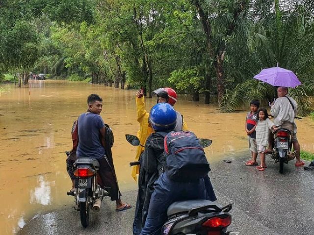 FLOOD IN FELDA ARING