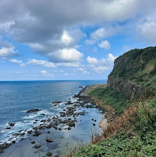 基隆 | 一眼就令人療育的「基隆忘憂谷」，山谷海景一次滿足，心靈放鬆的好地方!