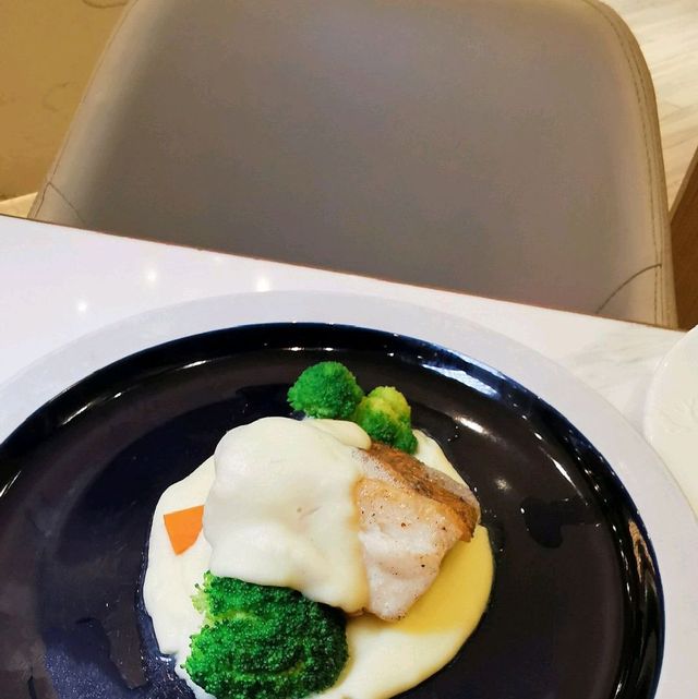 任食新鮮優質生蠔及高水準酒店西餐