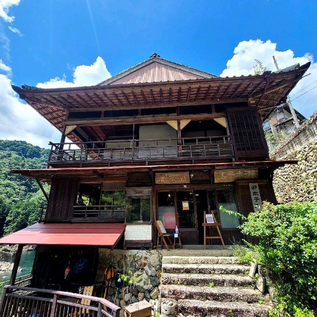 有形文化財ホテルに泊まれる⁉️【瀞ホテル本館】⭐