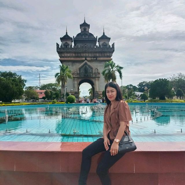 เที่ยวชมประตูไซแห่ง #เวียงจันทน์🇱🇦🇱🇦🇱🇦