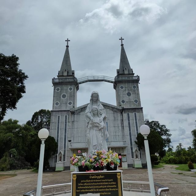 วัดนักบุญอันนา วันคริสต์ของนครพนม