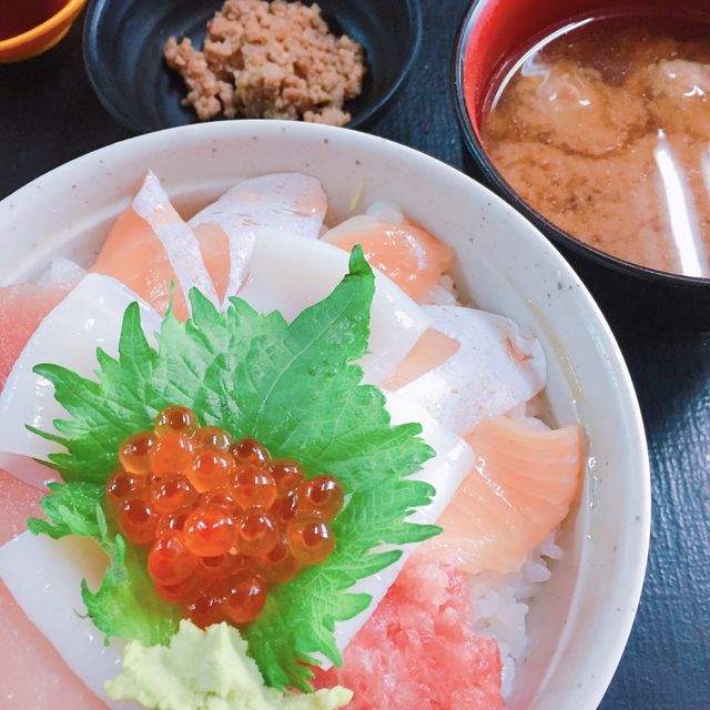 【日本 三重】尾鷲魚市場 Ototo！超新鮮生魚片海鮮蓋飯 🐟